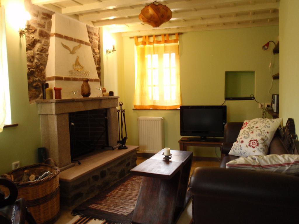 Villa Notia Skála Eresoú Pokoj fotografie